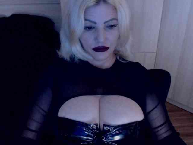 Mistress-Demi webcam