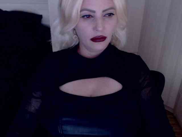 Mistress-Demi webcam