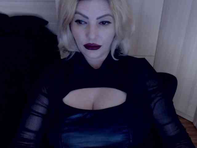Mistress-Demi webcam