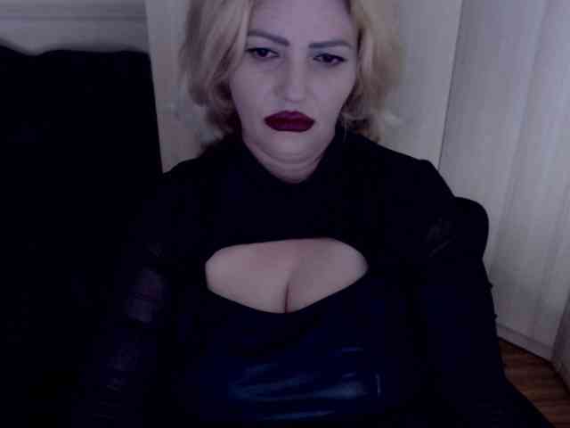 Mistress-Demi webcam