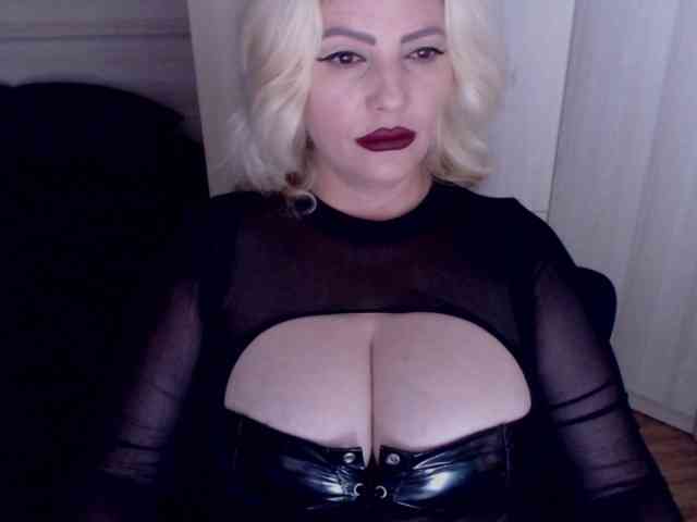 Mistress-Demi webcam