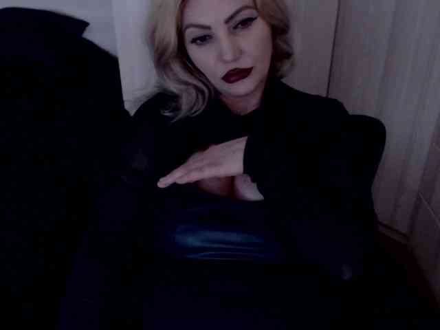 Mistress-Demi webcam