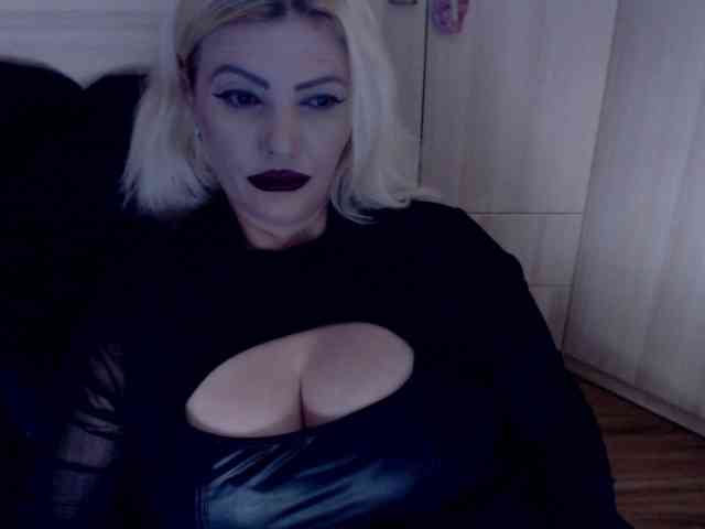 Mistress-Demi webcam