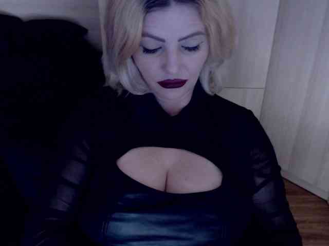 Mistress-Demi webcam