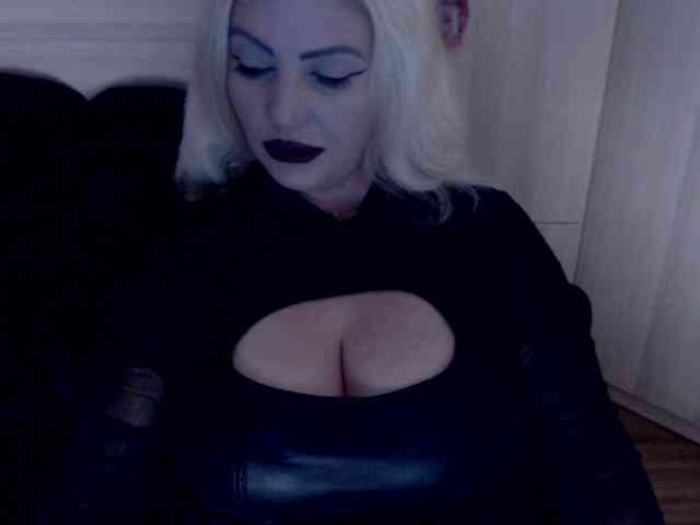 Mistress-Demi webcam