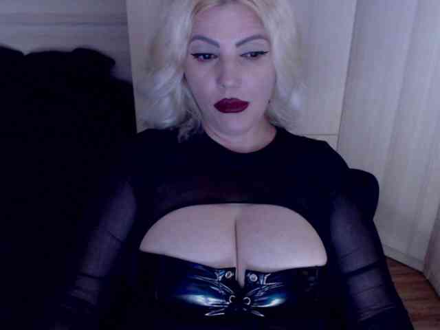 Mistress-Demi webcam