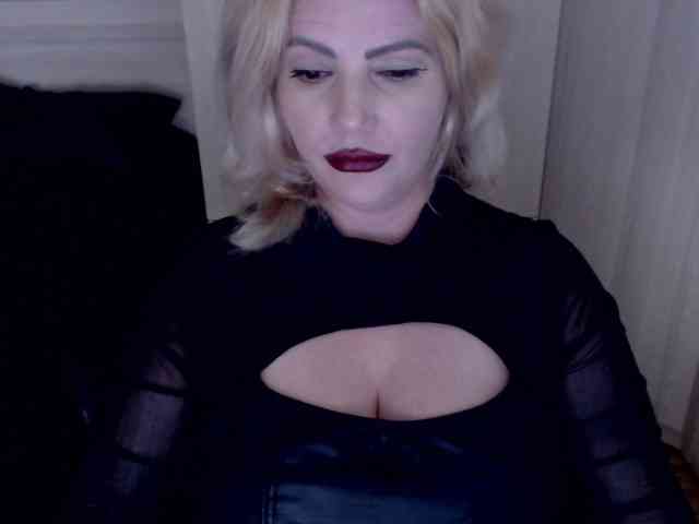 Mistress-Demi webcam
