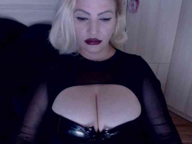 Mistress-Demi webcam