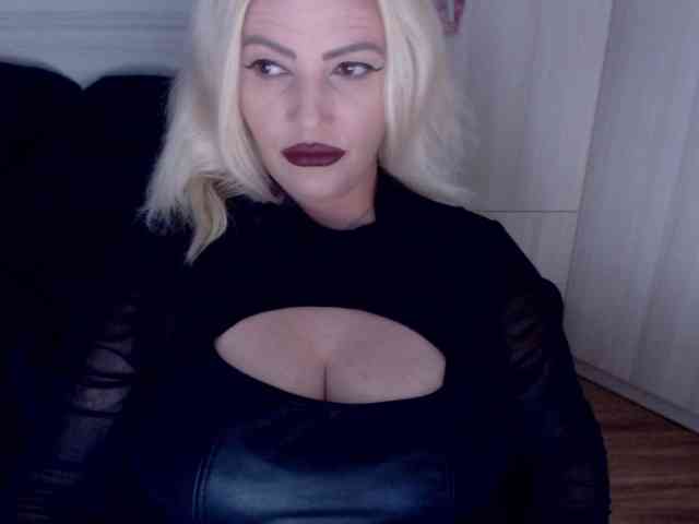 Mistress-Demi webcam