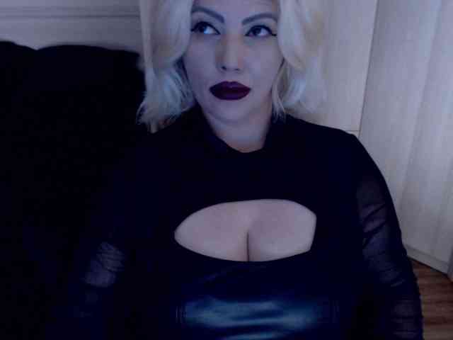 Model: Mistress-Demi