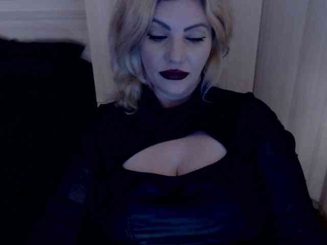 Mistress-Demi webcam