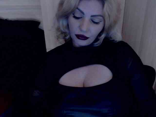 Mistress-Demi webcam