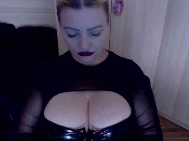 Mistress-Demi webcam