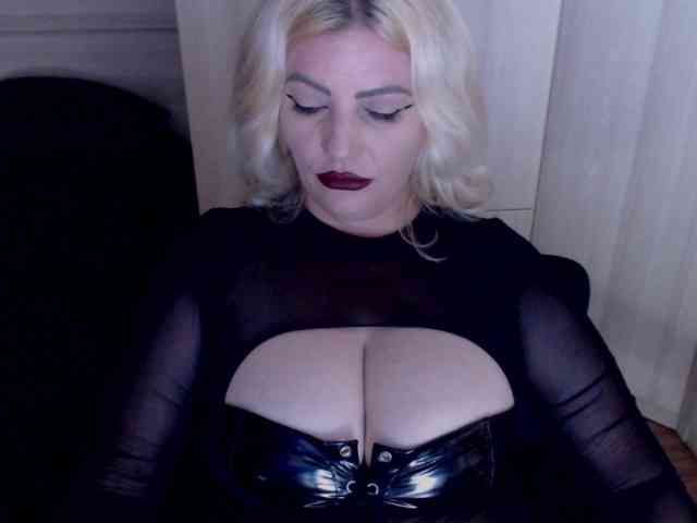 Mistress-Demi webcam