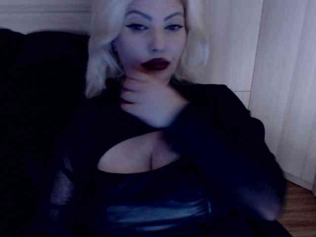 Mistress-Demi webcam