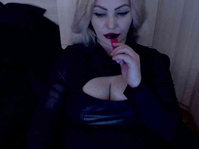 Mistress-Demi webcam