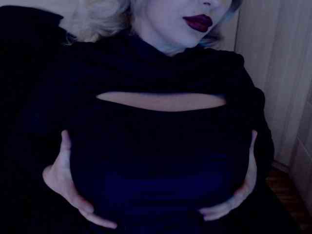 Mistress-Demi webcam