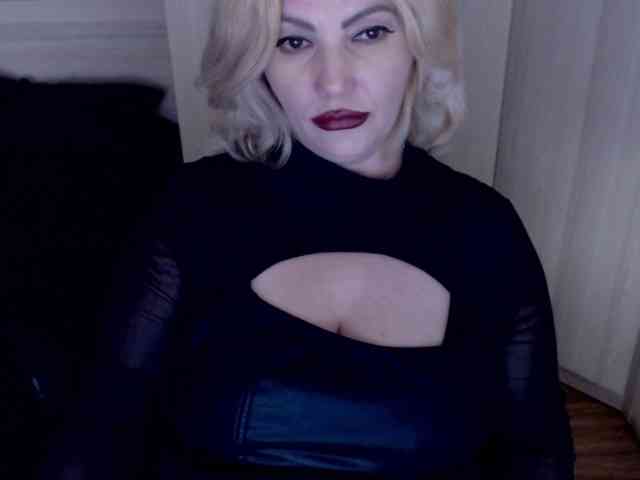 Mistress-Demi webcam