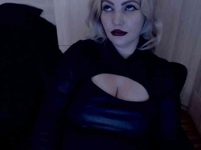 Mistress-Demi webcam