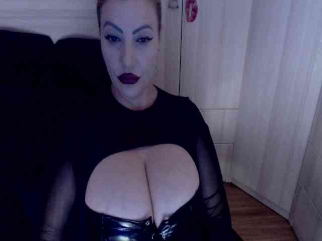 Mistress-Demi webcam