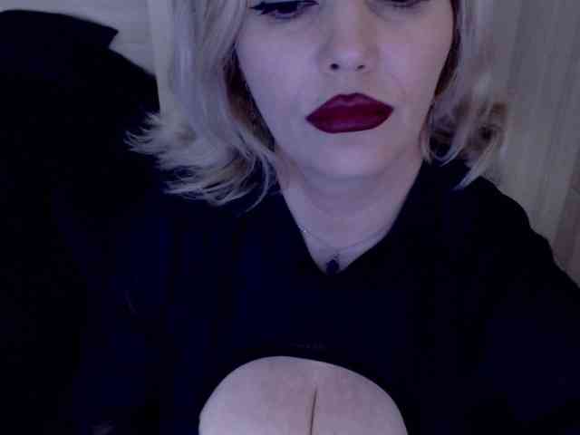 Mistress-Demi webcam