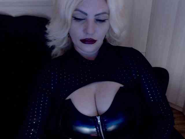 Mistress-Demi webcam