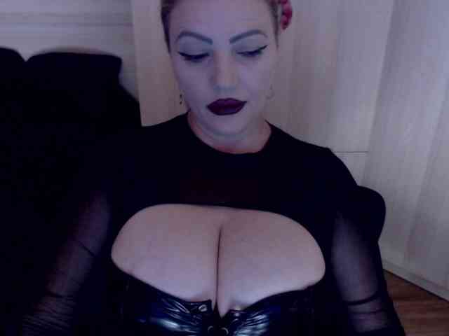 Mistress-Demi webcam
