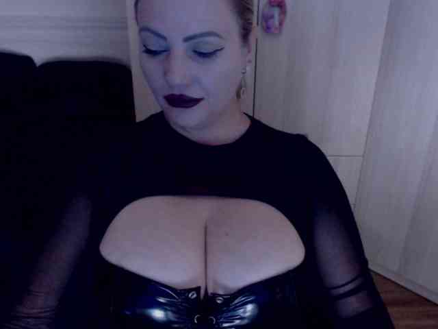 Mistress-Demi webcam