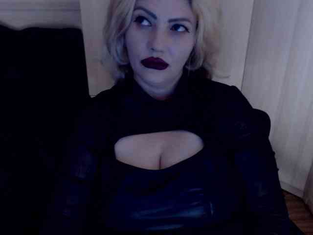 Mistress-Demi webcam