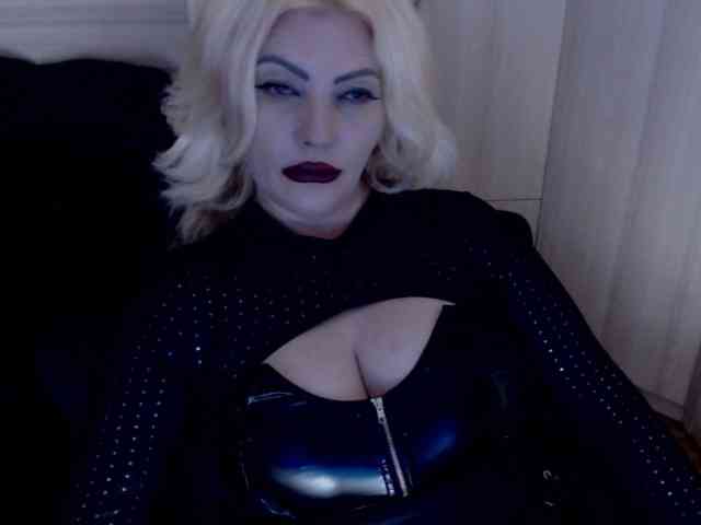 Mistress-Demi webcam