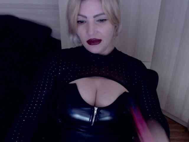 Mistress-Demi webcam