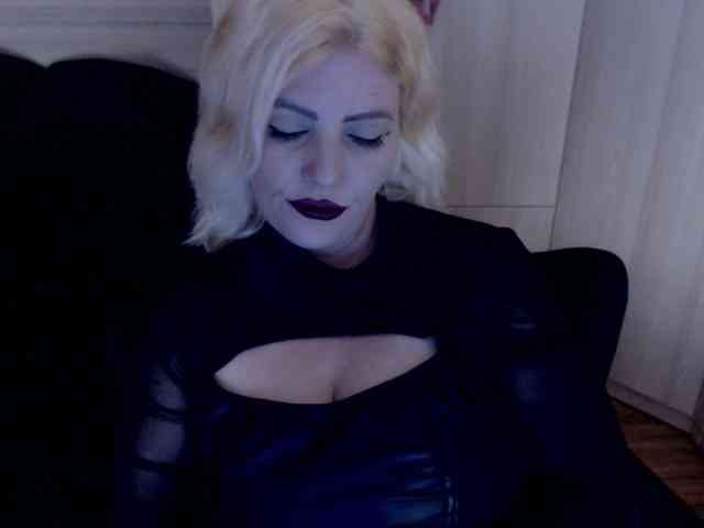 Mistress-Demi webcam