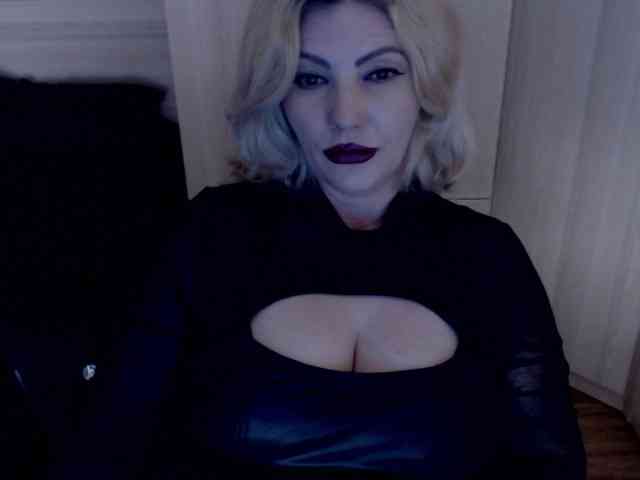 Mistress-Demi webcam