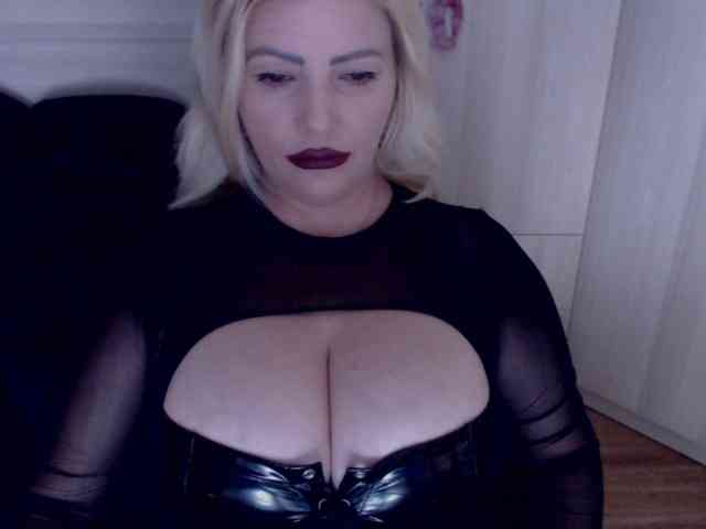 Mistress-Demi webcam