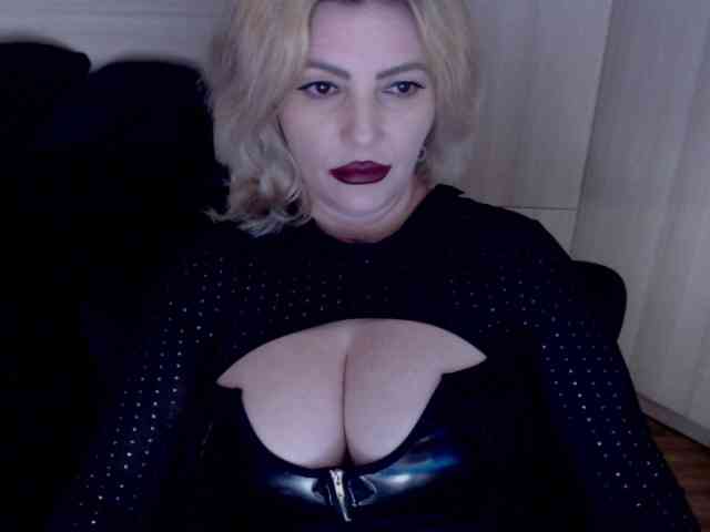 Mistress-Demi webcam