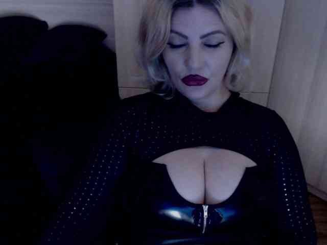 Mistress-Demi webcam