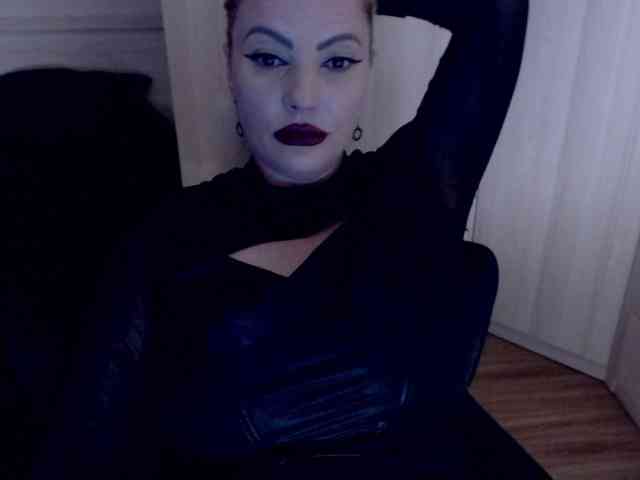 Mistress-Demi webcam