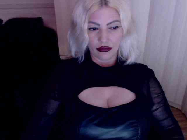 Mistress-Demi webcam