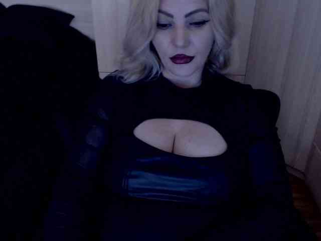 Mistress-Demi webcam