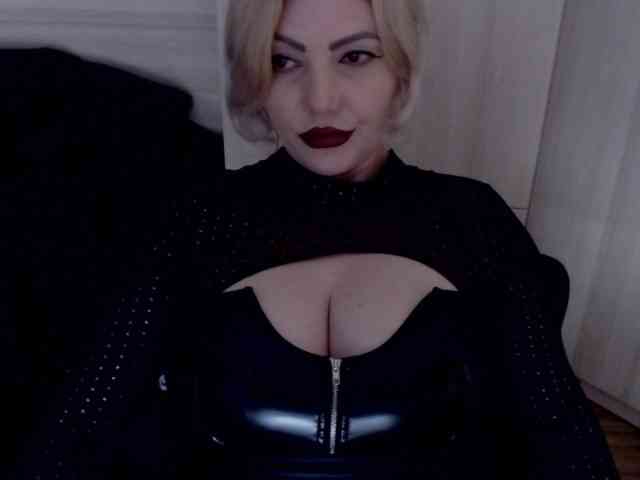 Mistress-Demi webcam
