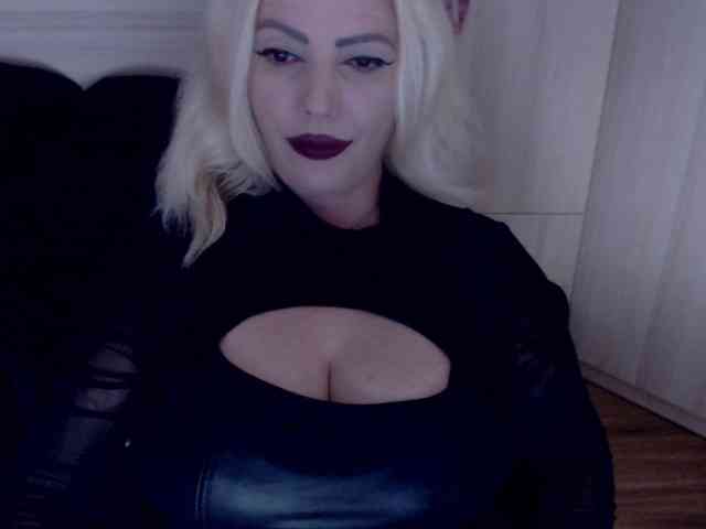 Mistress-Demi webcam