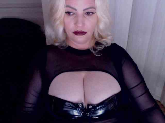 Mistress-Demi webcam