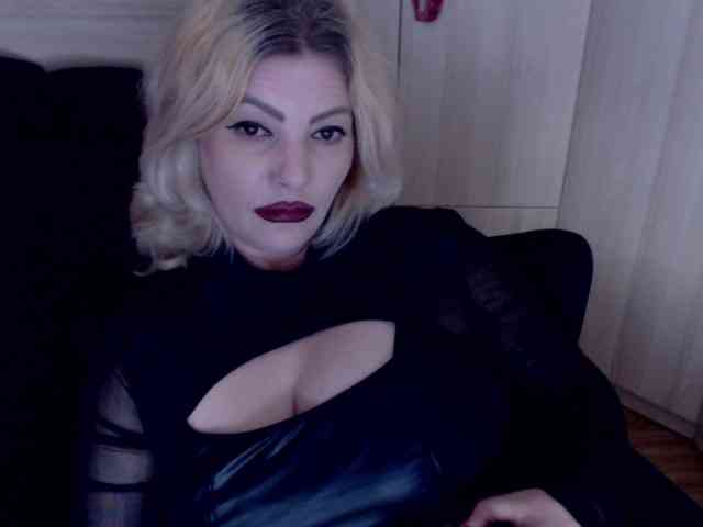 Mistress-Demi webcam