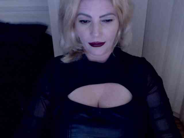 Mistress-Demi webcam