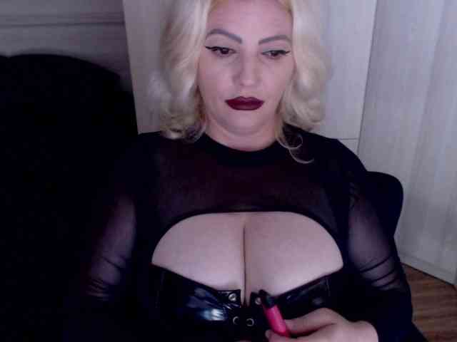 Mistress-Demi webcam