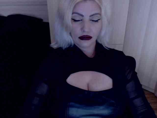 Mistress-Demi webcam