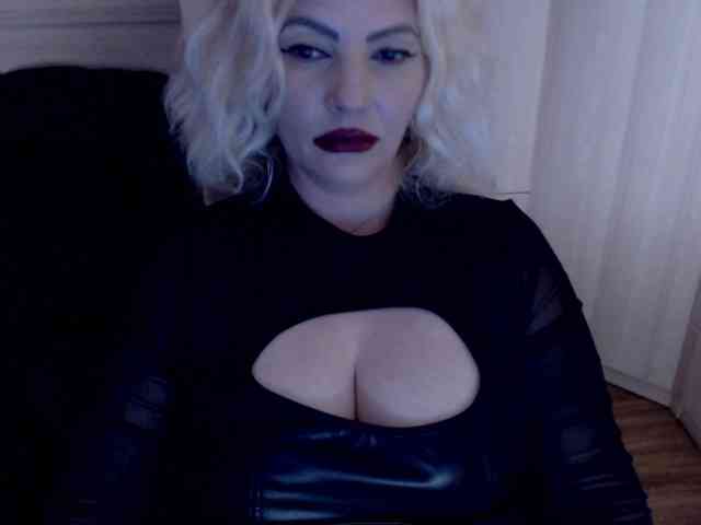 Mistress-Demi webcam