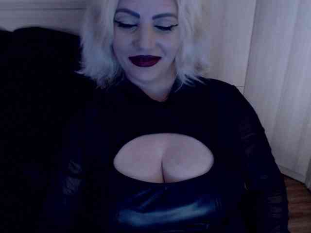 Mistress-Demi webcam