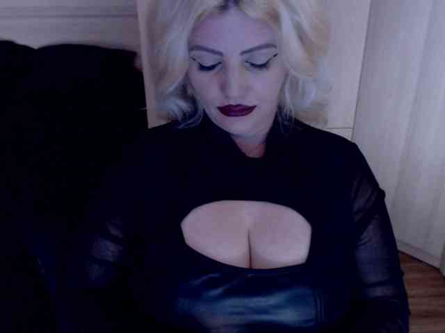 Mistress-Demi webcam