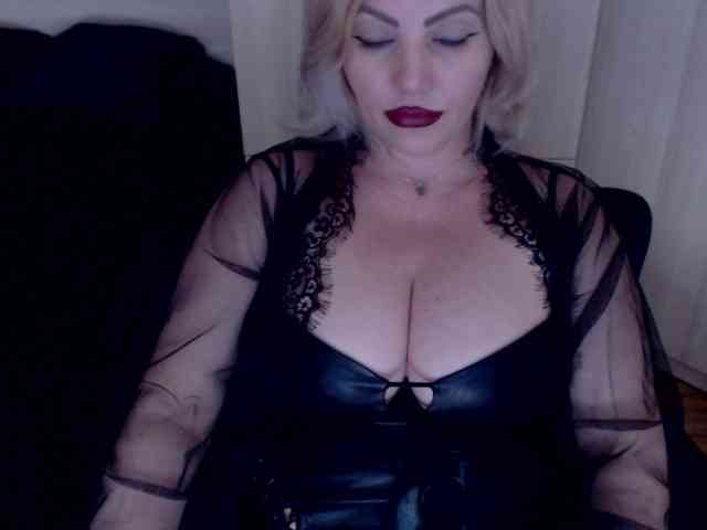 Mistress-Demi webcam